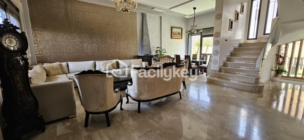 Villa de 349 m² à Dar Bouazza - 1