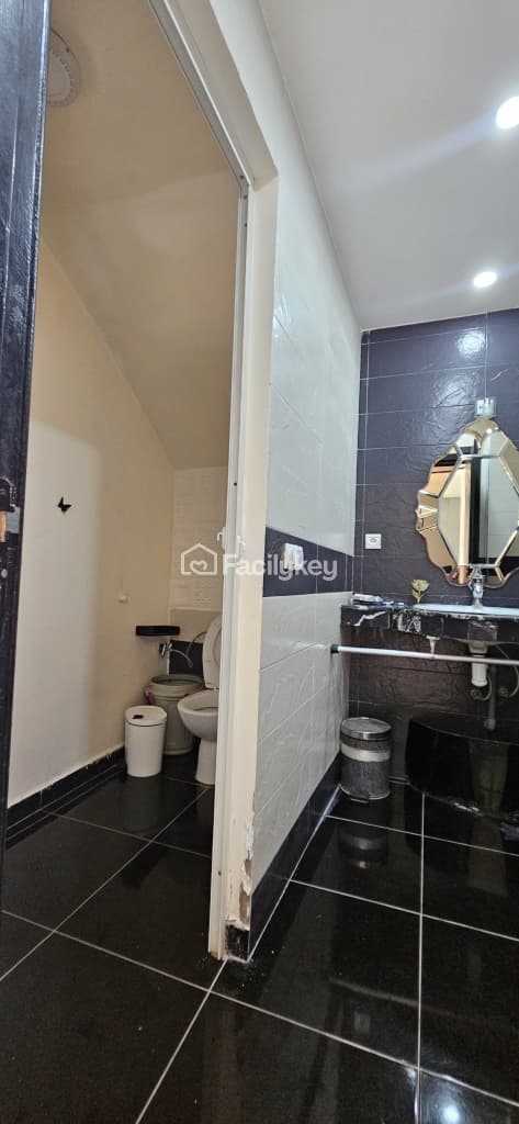 Villa de 349 m² à Dar Bouazza - 28