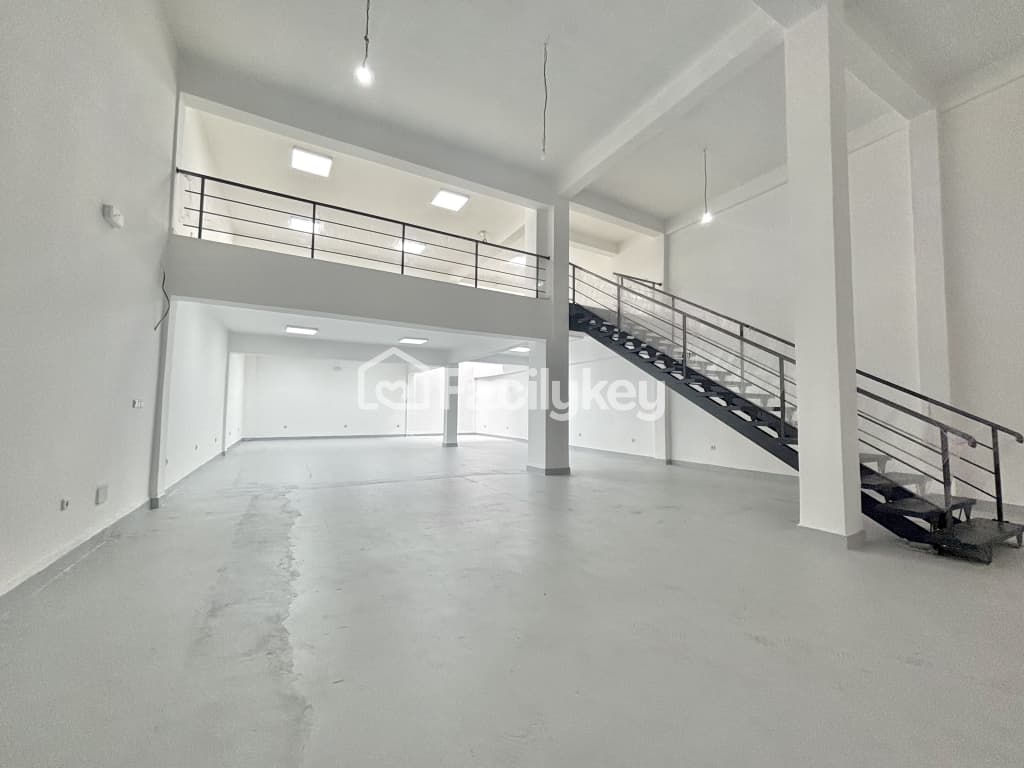 Local commercial de 420 m² à Casablanca