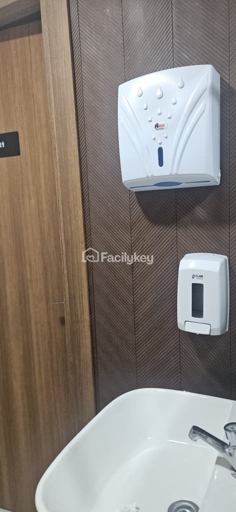 Local commercial de 230 m² à Casablanca - 24