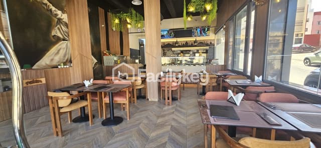 Local commercial de 230 m² à Casablanca - 4