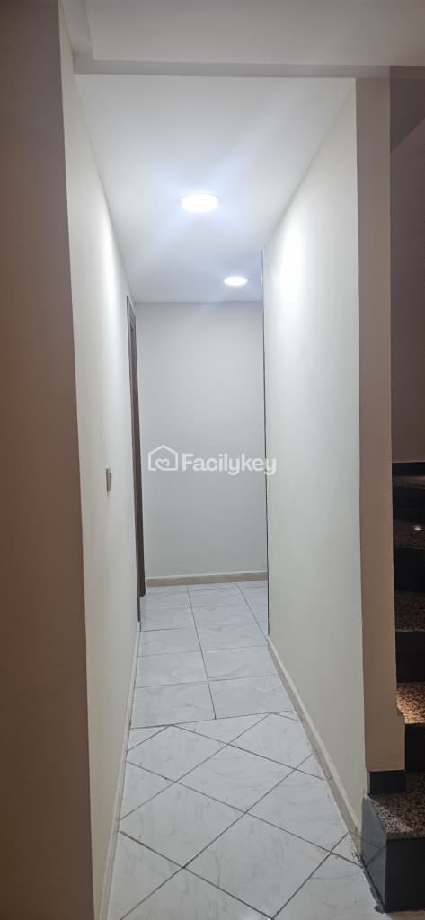 Local commercial de 230 m² à Casablanca - 25