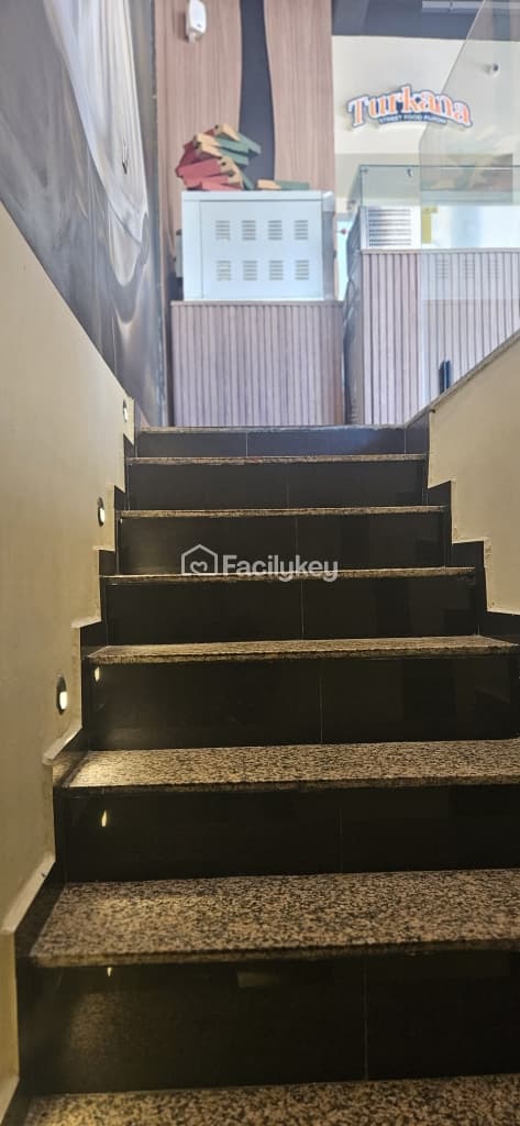 Local commercial de 230 m² à Casablanca - 29