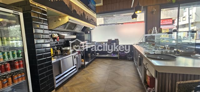 Local commercial de 230 m² à Casablanca - 9