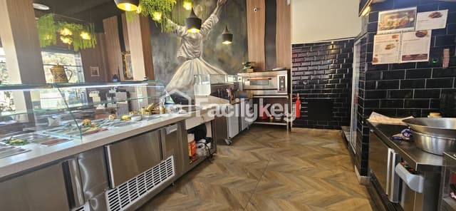 Local commercial de 230 m² à Casablanca - 11
